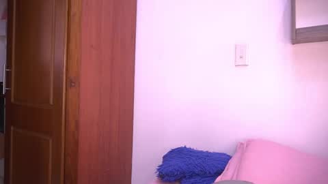 Snapshot of rousse_coup chatting on September 9, 7:24 pm Rosse and Miller online show from September 9, 7:24 pm