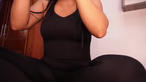 Snapshot of rousse_coup chatting on October 1, 7:31 pm Rosse and Miller online show from October 1, 7:31 pm