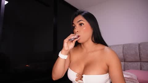 Snapshot of rousse_coup chatting on November 8, 7:12 pm Rosse and Miller online show from November 8, 7:12 pm