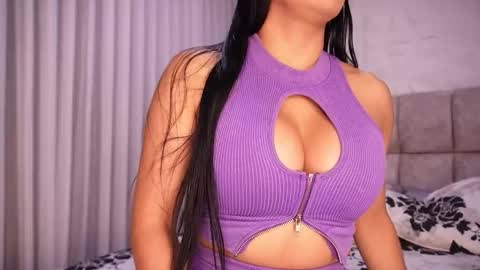 Snapshot of rousse_coup chatting on December 17, 7:20 pm Rosse and Miller online show from December 17, 7:20 pm