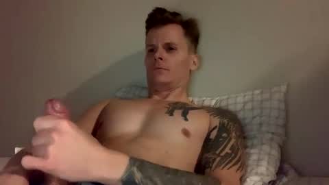 Snapshot of roverone89 chatting on February 28, 9:32 am roverone89 online show from February 28, 9:32 am