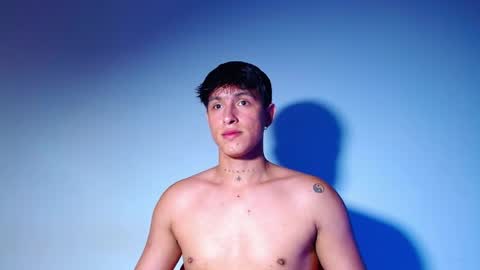 rowanboy23 online show from April 11, 11:20 pm