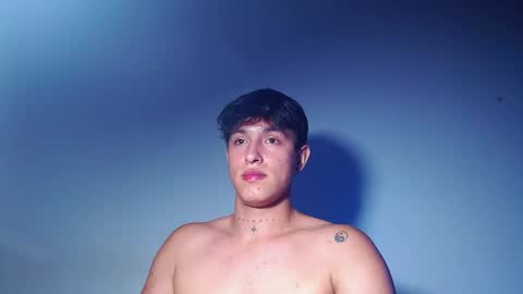 rowanboy23 online show from April 21, 7:14 am