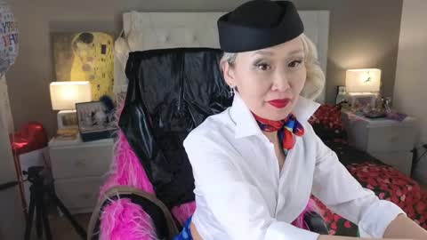 Snapshot of roxalanastar chatting on April 17, 9:40 pm Roxalana online show from April 17, 9:40 pm