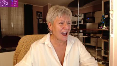 Roxana online show from January 11, 2:15 pm