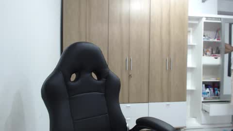 Roxana online show from December 5, 8:49 pm