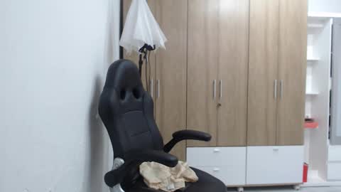 Roxana online show from January 7, 2:19 pm