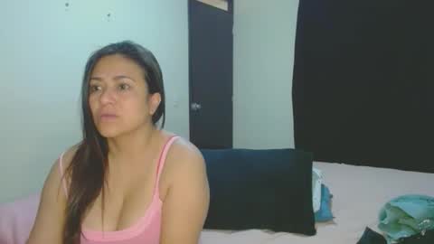 Snapshot of roxanasexy2025 chatting on September 14, 12:15 pm roxanasexy2025 online show from September 14, 12:15 pm