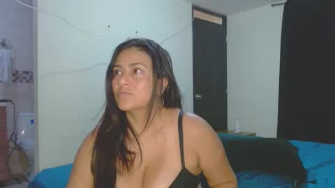 Snapshot of roxanasexy2025 chatting on October 19, 1:34 pm roxanasexy2025 online show from October 19, 1:34 pm