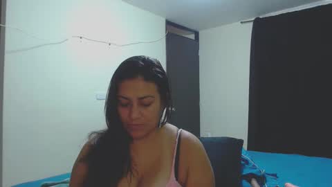 Snapshot of roxanasexy2025 chatting on October 22, 12:27 pm roxanasexy2025 online show from October 22, 12:27 pm