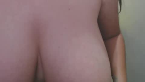 Snapshot of roxanbahottt chatting on June 8, 9:20 am roxxy online show from June 8, 9:20 am