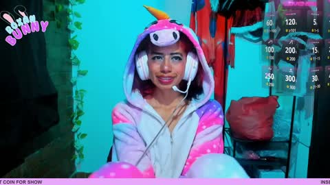 roxxy online show from December 15, 9:35 am