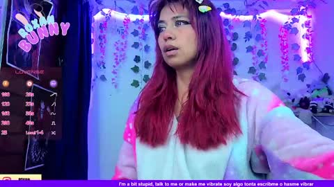 Snapshot of roxanbunny chatting on May 9, 8:41 am roxxy online show from May 9, 8:41 am