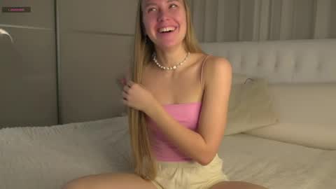 Anna Lokiss online show from November 2, 12:18 pm