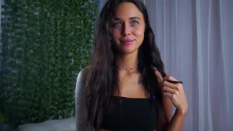 Snapshot of roxanelan chatting on February 18, 4:30 am Anna Lokiss online show from February 18, 4:30 am