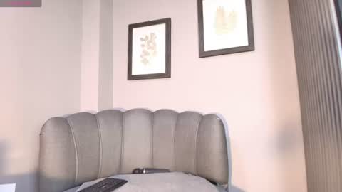 Snapshot of roxanna_moore2 chatting on June 18, 9:14 am Roxanna online show from June 18, 9:14 am