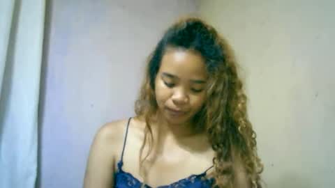 roxanne_98 online show from September 29, 11:20 pm