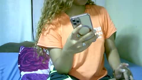 roxanne_98 online show from January 10, 4:53 pm