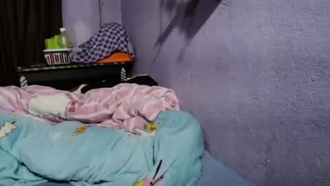 roxanne_98 online show from July 13, 3:42 am