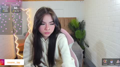 roxanne_tay online show from December 30, 7:53 pm