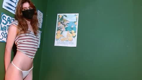 Roxie online show from December 3, 9:35 pm