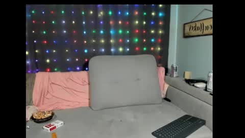 roxihazeleyes online show from February 17, 3:15 am