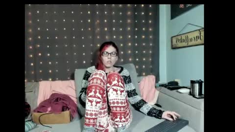 roxihazeleyes online show from February 21, 4:40 am