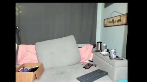 roxihazeleyes online show from March 1, 7:51 am