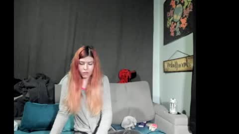 roxihazeleyes online show from October 1, 1:06 pm