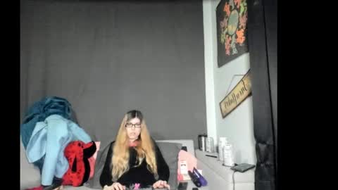 roxihazeleyes online show from February 13, 8:54 am