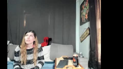 roxihazeleyes online show from March 21, 8:12 pm