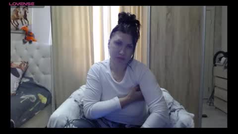 Snapshot of roxolanaa_sexy chatting on April 20, 2:42 pm ROXOLANAA SEXY online show from April 20, 2:42 pm