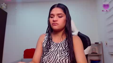 roxxi_2110 online show from September 24, 1:53 am