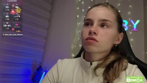 Snapshot of roxxxie_reid chatting on May 8, 7:30 pm Roxieex ABBY online show from May 8, 7:30 pm