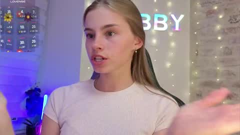 Snapshot of roxxxie_reid chatting on May 26, 6:15 pm Roxieex ABBY online show from May 26, 6:15 pm