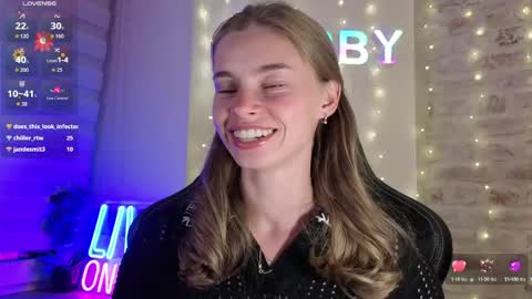 Snapshot of roxxxie_reid chatting on May 29, 7:23 pm Roxieex ABBY online show from May 29, 7:23 pm