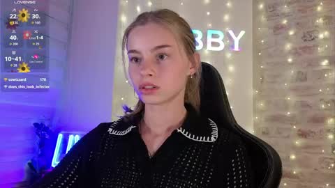 Snapshot of roxxxie_reid chatting on May 30, 6:27 pm Roxieex ABBY online show from May 30, 6:27 pm