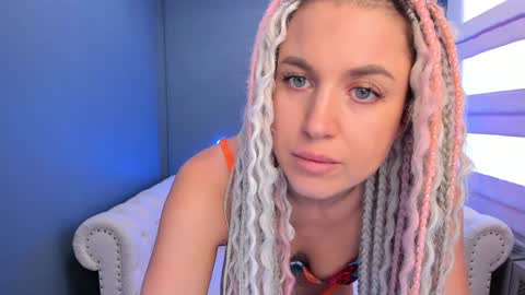 Snapshot of roxy_mars chatting on December 9, 4:56 am Roxy online show from December 9, 4:56 am