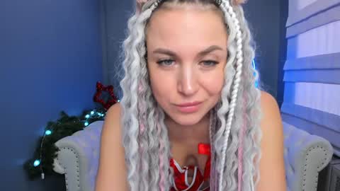 Snapshot of roxy_mars chatting on December 28, 4:51 am Roxy online show from December 28, 4:51 am