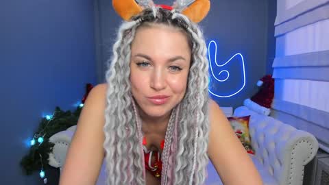 Snapshot of roxy_mars chatting on January 2, 7:23 am Roxy online show from January 2, 7:23 am