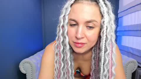 Snapshot of roxy_mars chatting on January 7, 8:24 am Roxy online show from January 7, 8:24 am