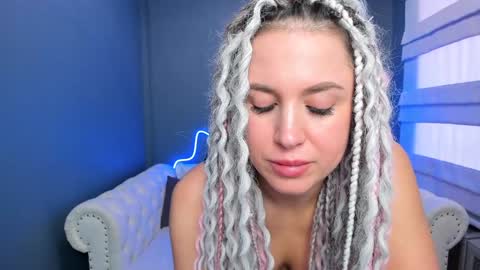 Snapshot of roxy_mars chatting on January 8, 7:55 am Roxy online show from January 8, 7:55 am