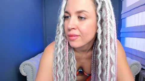 Snapshot of roxy_mars chatting on January 10, 8:07 am Roxy online show from January 10, 8:07 am