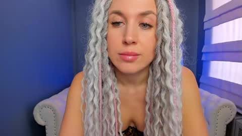 Snapshot of roxy_mars chatting on February 1, 7:57 am Roxy online show from February 1, 7:57 am