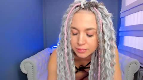 Snapshot of roxy_mars chatting on February 13, 4:54 am Roxy online show from February 13, 4:54 am