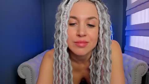 Snapshot of roxy_mars chatting on February 16, 8:21 am Roxy online show from February 16, 8:21 am