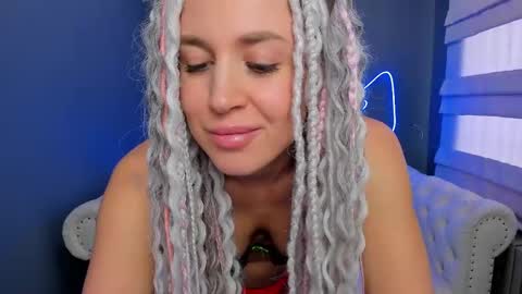 Snapshot of roxy_mars chatting on February 17, 5:14 am Roxy online show from February 17, 5:14 am