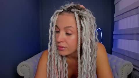 Snapshot of roxy_mars chatting on March 6, 1:58 am Roxy online show from March 6, 1:58 am