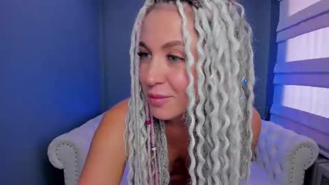 Snapshot of roxy_mars chatting on March 10, 4:17 am Roxy online show from March 10, 4:17 am