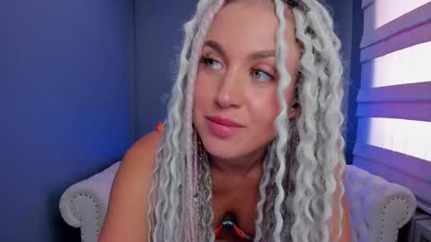 Snapshot of roxy_mars chatting on March 10, 7:21 am Roxy online show from March 10, 7:21 am